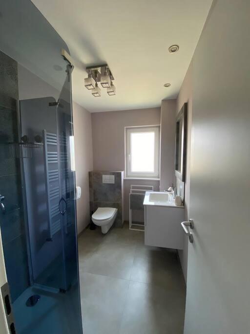 באיירוט Moderne Und Stilvolle 3 Zimmer Wohnung מראה חיצוני תמונה
